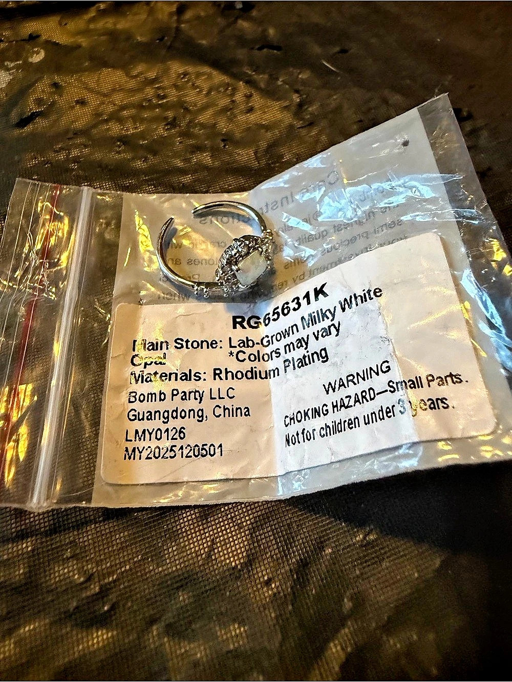 Bomb Party RG6534K White & Silver Ring NWT